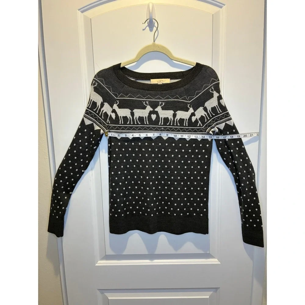 Ann Taylor Loft gray & white reindeer Fair Isle knit Pullover Sweater‎ Size S